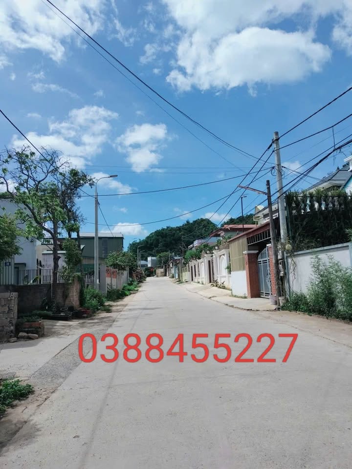 Đất nền Mộc Châu 150m² giá 3 tỷ - Khu phố nhà giàu, sổ đỏ chính chủ!