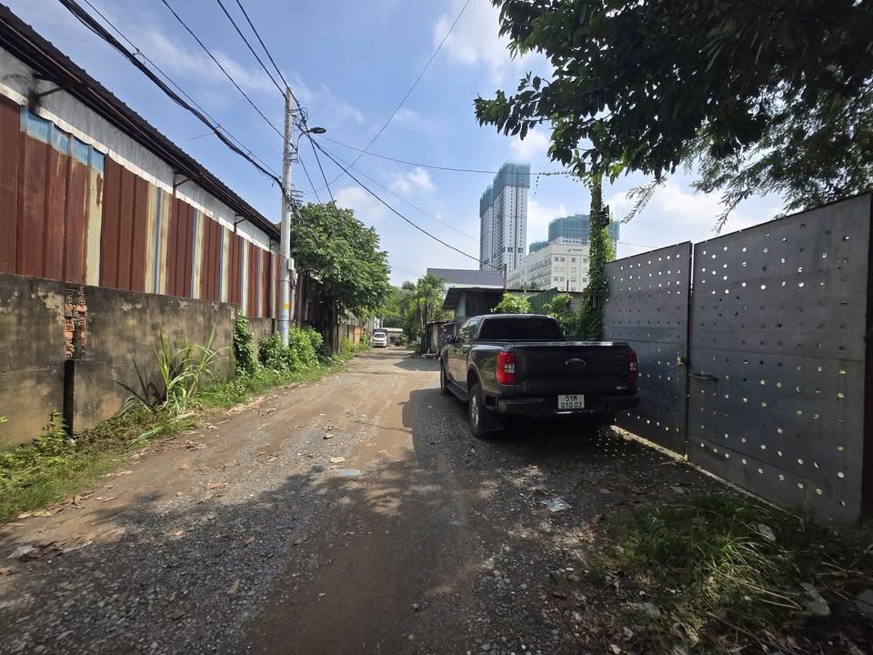 Nhà 2 tầng Linh Xuân Thủ Đức 102m² giá 6 tỷ - Bán gấp, chính chủ!