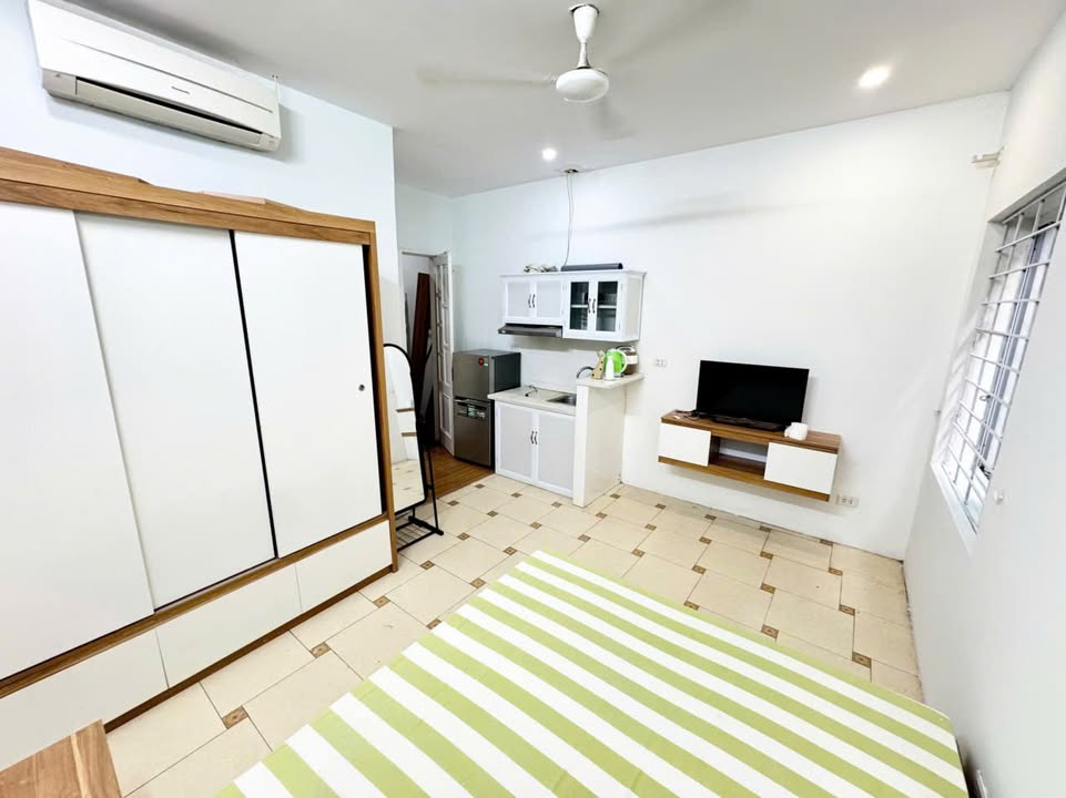 Phòng cho thuê Ngõ 217 La Thành, Quận Ba Đình, 4.3 triệu - Full nội thất tiện nghi!