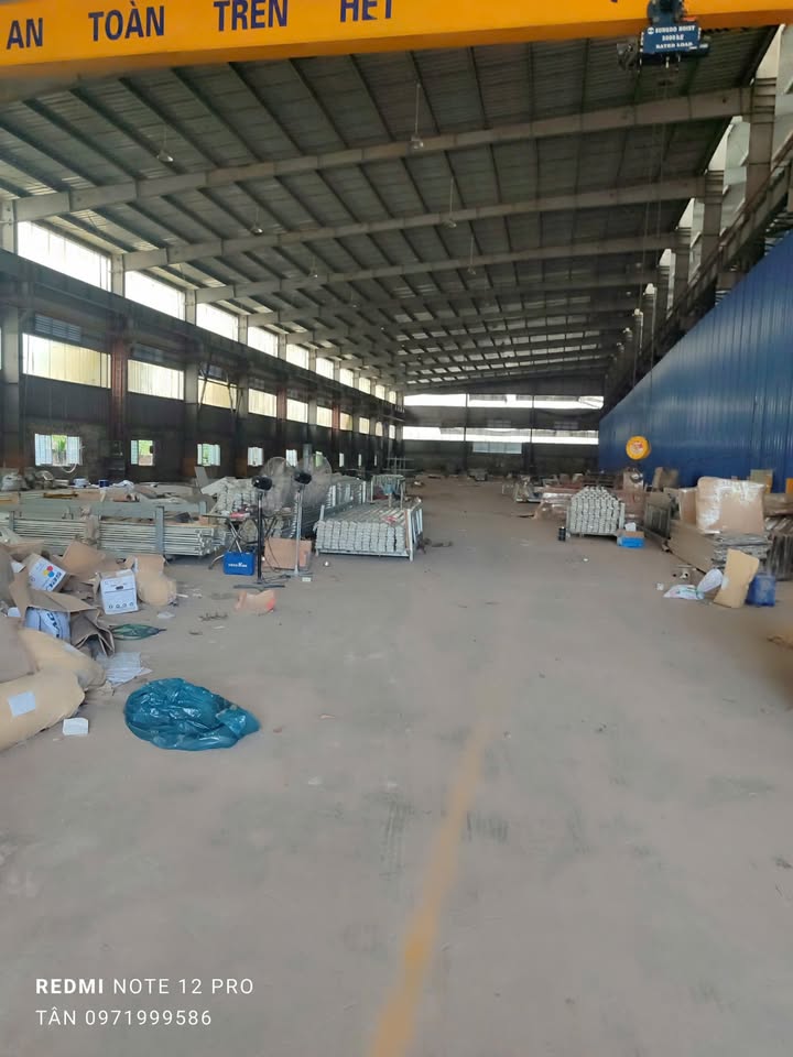 Kho cho thuê Vạn Phúc 2450m² giá chỉ 171.5 triệu - Không thể bỏ lỡ!