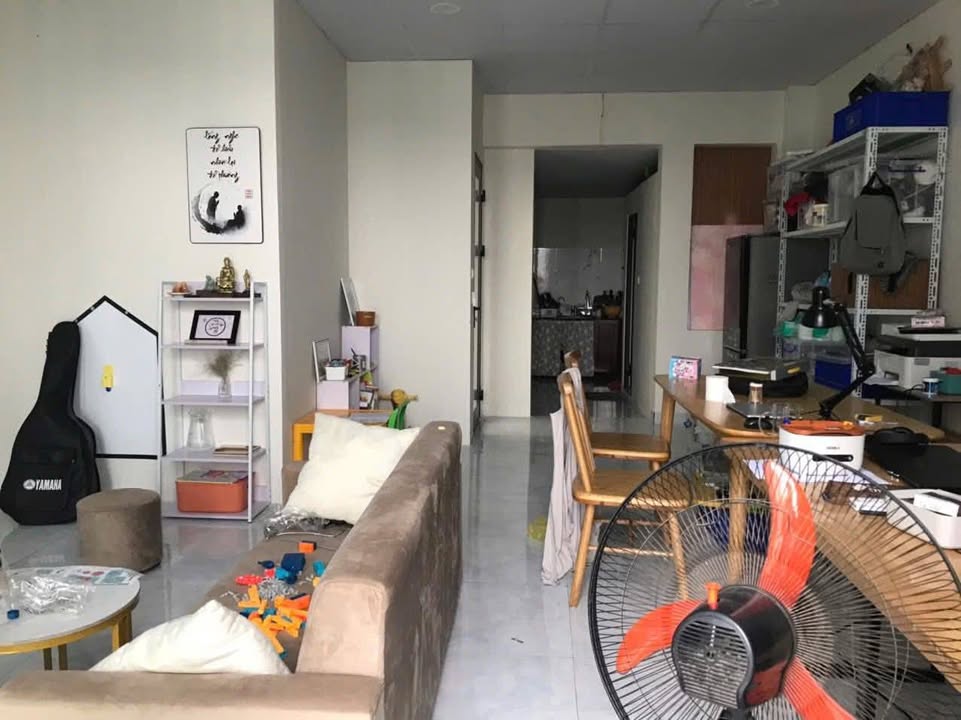 Căn hộ chung cư Đức Giang Long Biên 60m² giá 3.35 tỷ - Sổ đỏ chính chủ, sẵn sàng vào ở!