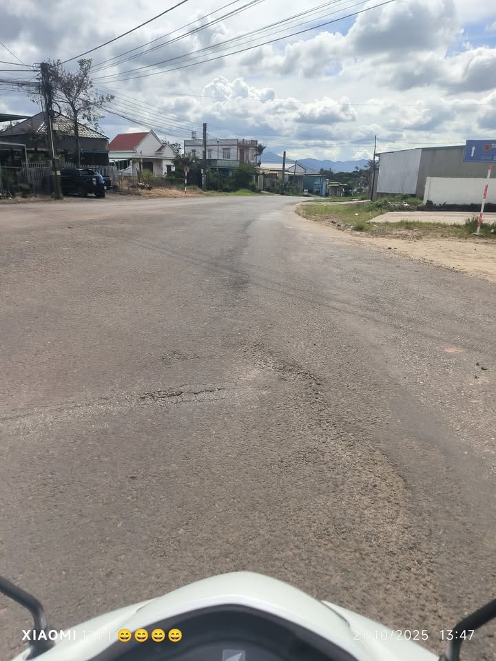 FrontHouse Bảo Lộc 280m² giá 8 tỷ - Góc 2 mặt tiền đường thuận lợi!