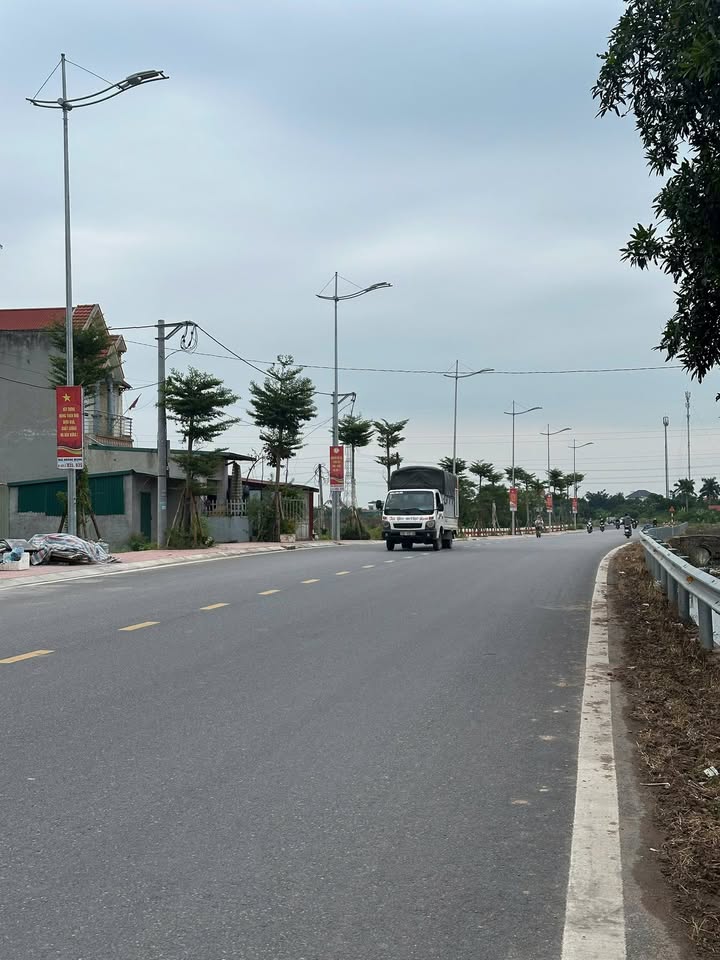 Kho xưởng cho thuê 1300m² tại Khoái Châu - Vị trí đắc địa, dễ dàng đi lại!