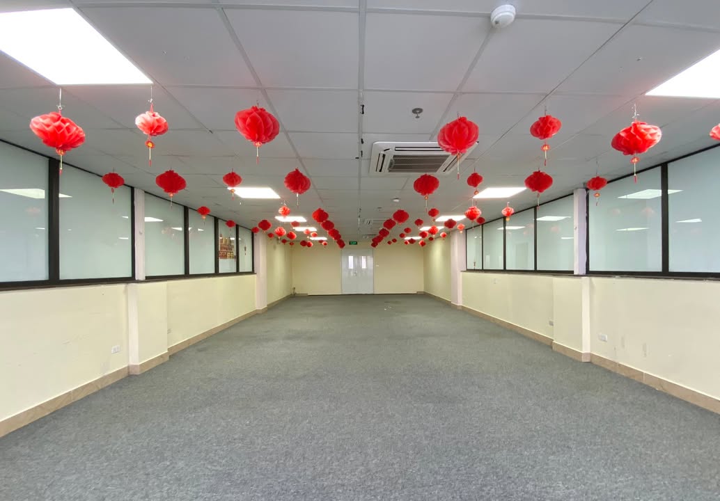 Cho thuê văn phòng 130m² đường Thiên Hiền, Nam Từ Liêm - Không gian làm việc lý tưởng!