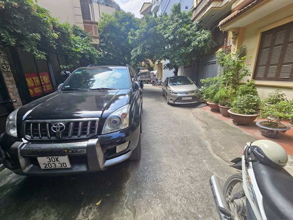 Cho thuê mặt bằng Đội Cấn Ba Đình 150m², mặt tiền 10m - Vị trí đắc địa, thuận tiện kinh doanh!