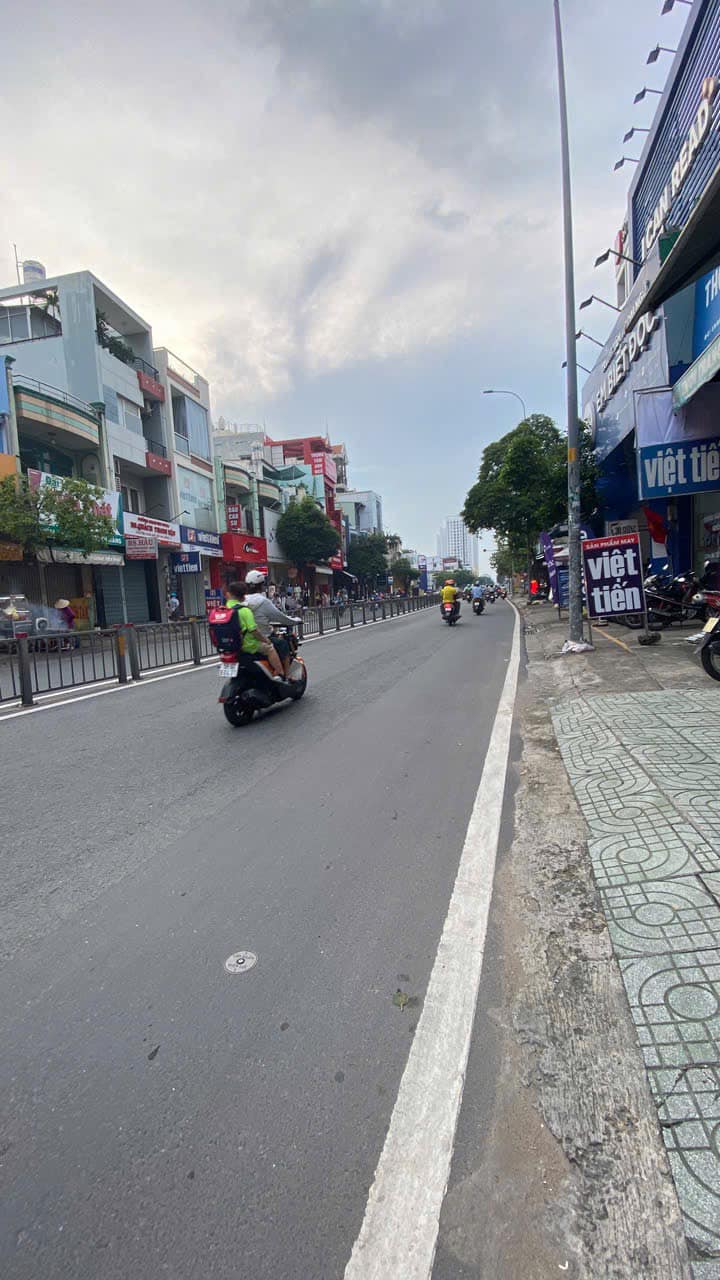 Mặt tiền kinh doanh Đường Hòa Bình Tân Phú 68m² giá chỉ 12.5 tỷ - Đầu tư sinh lời ngay!