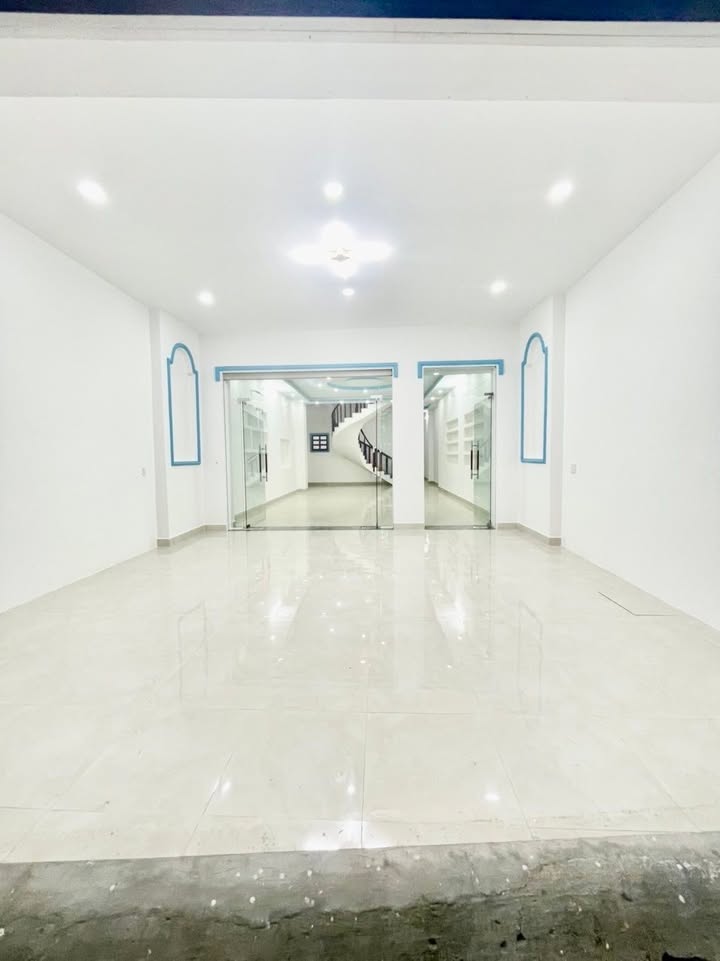 FrontHouse Huỳnh Tấn Phát Quận 7 150m² giá 19 tỷ - Cơ hội đầu tư sinh lời!