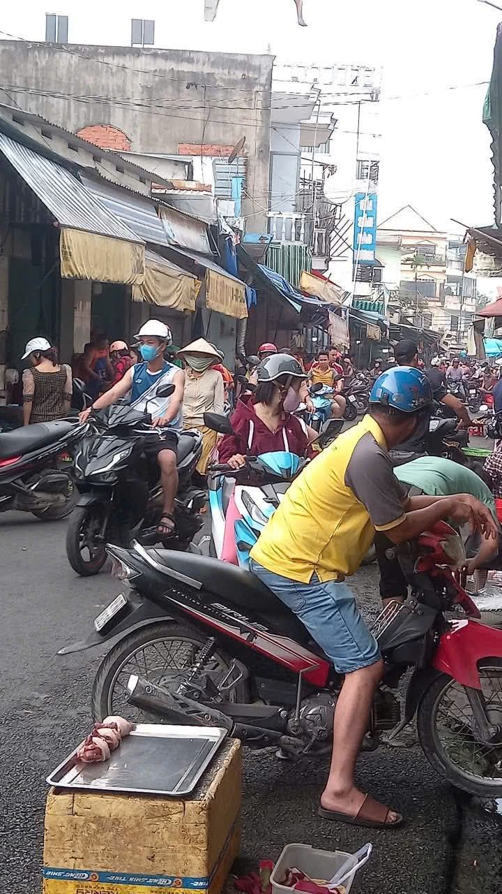 Dãy trọ tại chợ 434, Bình Hòa, 150m² giá 8.2 tỷ - Đầu tư sinh lời ngay!