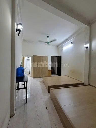 Nhà phố cho thuê tại Phường Bạch Mai, 30m² giá 9 triệu - Tiện ích đầy đủ, nhận ngay!