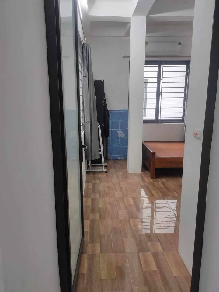 Phòng cho thuê tại Hào Nam 30m² giá 3.3 triệu - Tiện nghi đầy đủ, thoáng mát!
