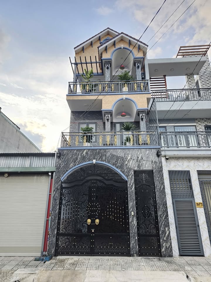 Nhà phố 3 tầng An Phú 89m² giá 5.85 tỷ - Đầy đủ nội thất, sân ô tô riêng!