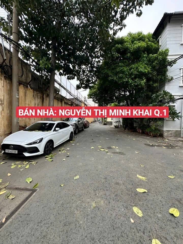 Nhà phố Bến Nghé Quận 1 160m² giá 29.98 tỷ - Vị trí hiếm có!