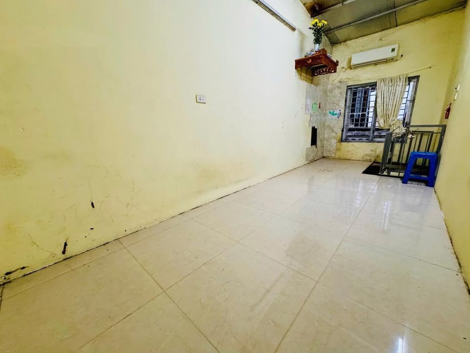 Đất nền Văn Chương, Đống Đa 18m² giá 3.7 tỷ - Vị trí đắc địa, sổ đỏ chính chủ!