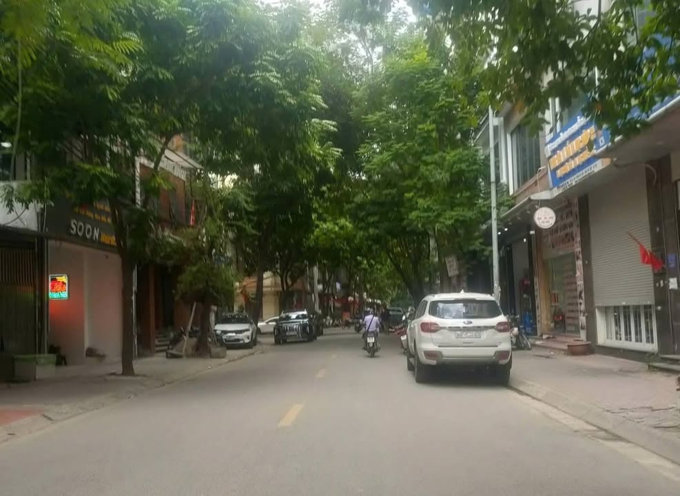 Nhà mặt phố Doãn Kế Thiện 56m² giá 22 tỷ - Kinh doanh sầm uất, vỉa hè rộng