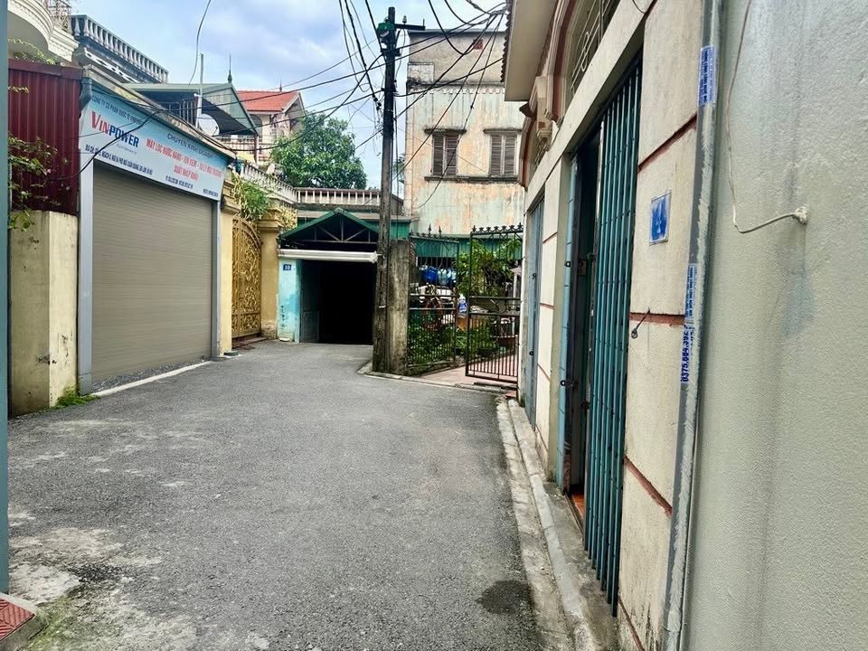 Nhà 2 tầng đường Ngô Xuân Quảng, Trâu Quỳ 42m² giá 6 tỷ - Chính chủ cần bán gấp!