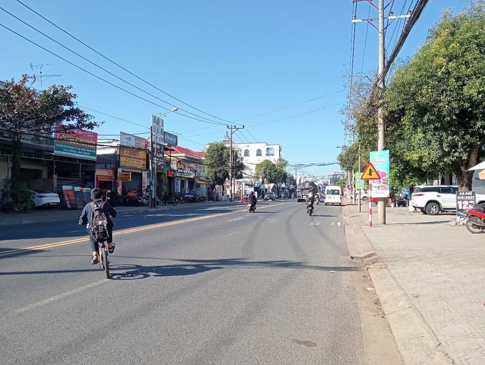 Nhà mặt tiền Nguyễn Văn Cừ, Bảo Lộc 472.5m² giá 9.8 tỷ - Cơ hội đầu tư không thể bỏ lỡ!