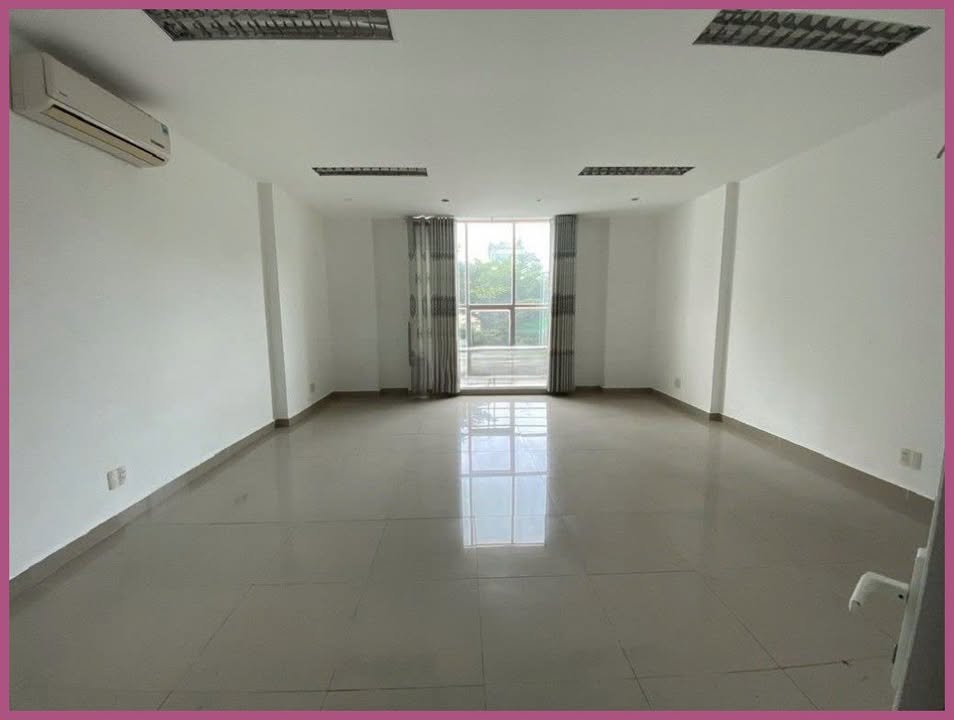 Cho thuê toà nhà mặt tiền đường Hoàng Hoa Thám, quận Tân Bình, diện tích 144m², giá 130 triệu - Phù hợp cho doanh nghiệp lớn!