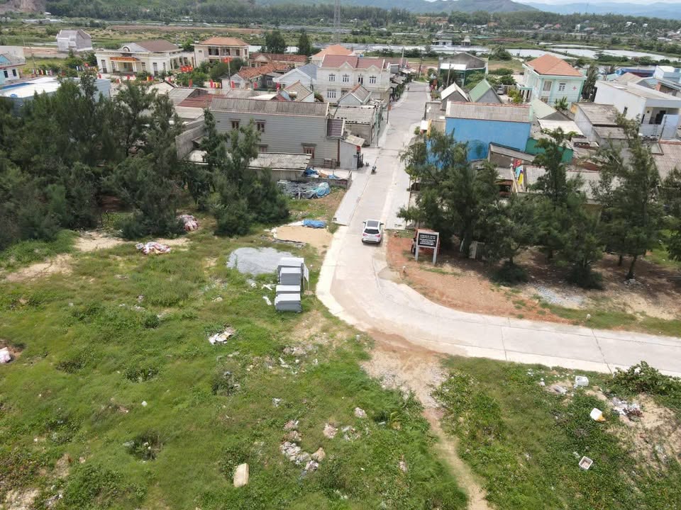 Đất góc 2 mặt tiền biển Hoài Hải 138m² giá 2 tỷ - Cơ hội đầu tư tuyệt vời!