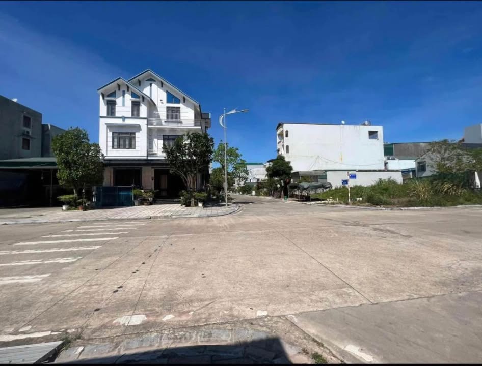 Đất nền Móng Cái - Nguyễn Chi Phương 90m² giá 2 tỷ - Đầu tư sinh lời ngay trung tâm!