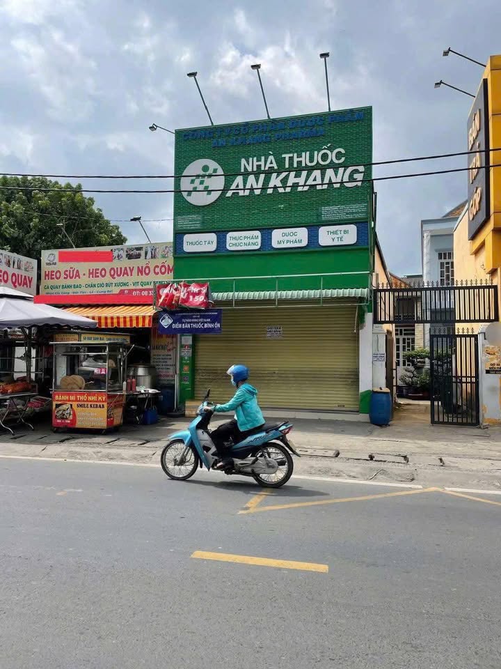 Nhà cho thuê mặt tiền Nguyễn Duy Trinh Q2 154m² giá 30 triệu - Kinh doanh sầm uất!