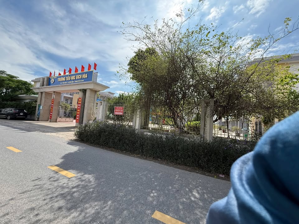 Bán nhà Thôn Giũa, Bích Hòa, Thanh Oai 40m² giá 4 tỷ - Nội thất cơ bản, giao thông thuận tiện!