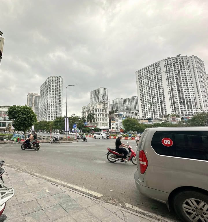 Bán nhà mặt phố Nguyễn Trãi, Thanh Xuân, 35m² giá 16.5 tỷ - Kinh doanh lý tưởng!