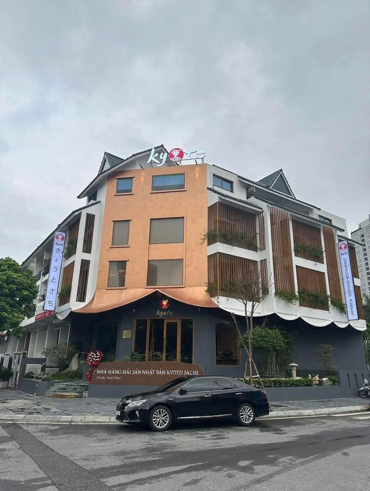 Cho thuê mặt phố Trung Hòa, Thanh Xuân 150m² - Lô góc kinh doanh đắc địa!