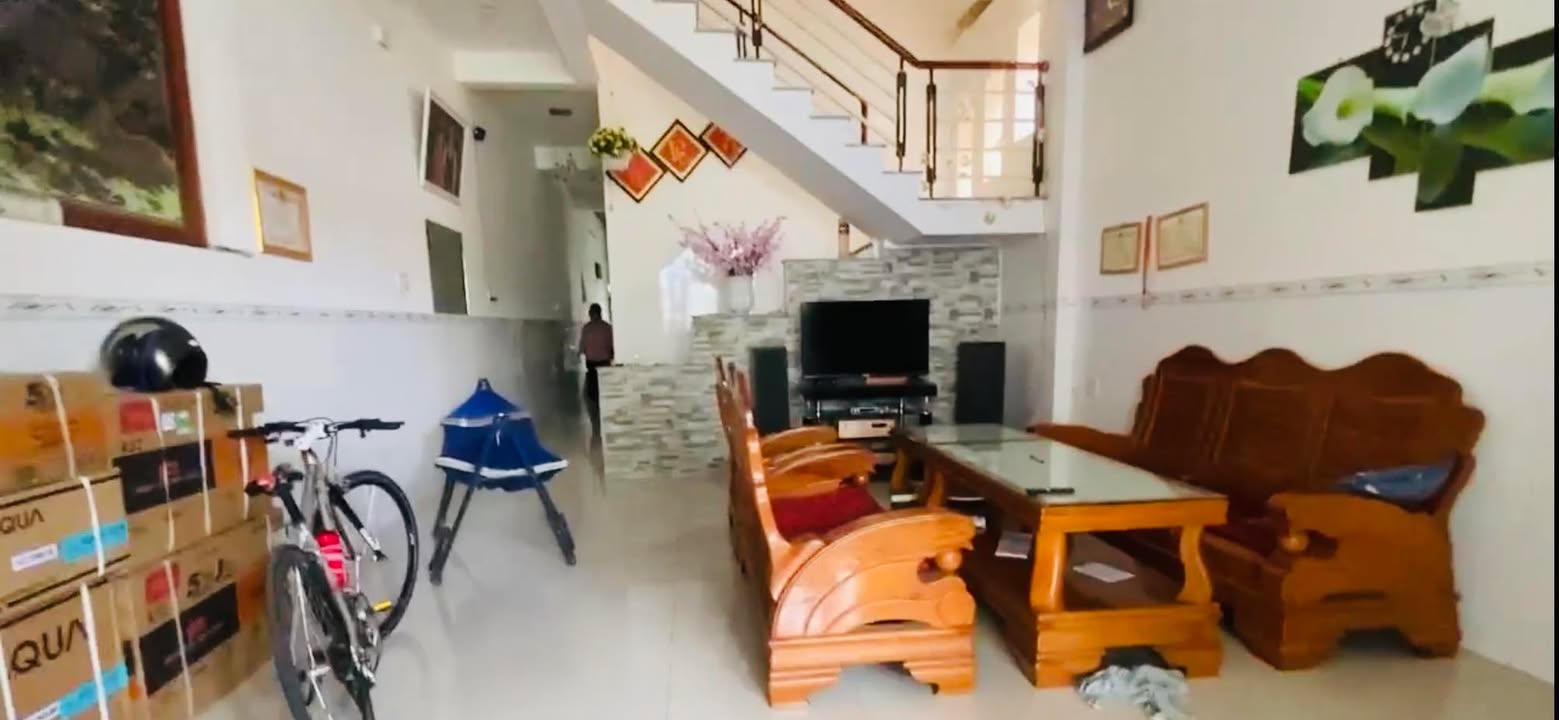 Nhà 2 tầng hẻm Tia Nắng, Tuy Hòa 132.5m² giá 2.65 tỷ - Sổ hồng chính chủ!