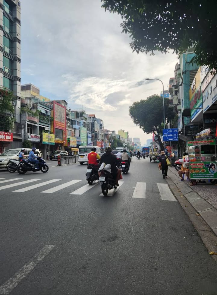 Đất nền Bạch Đằng, Bình Thạnh 142m² giá 15.9 tỷ - Tiện xây dựng theo ý thích!