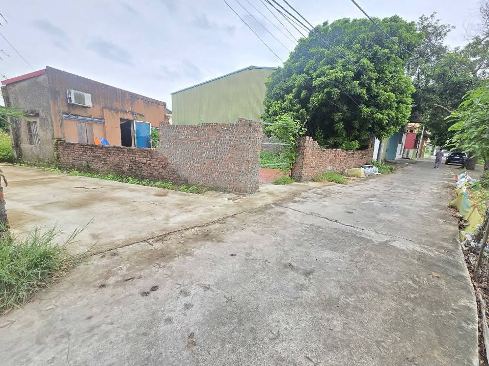 Đất nền Ninh Xá Thuận Thành 80m² giá 2.4 tỷ - Vị trí đẹp, giao thông thuận tiện!