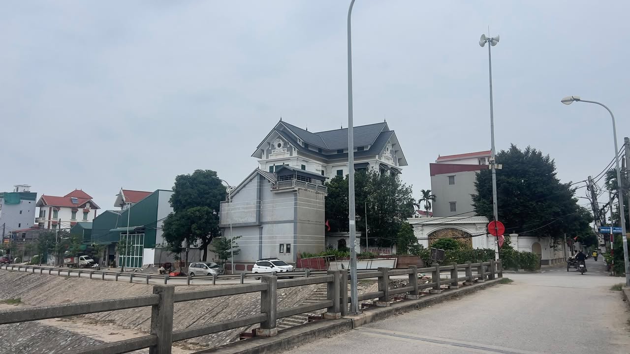 Đất nền Hải Bối 50m² giá thỏa thuận - Ô tô vào tận nơi, gần trường học!