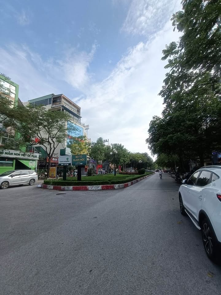 Biệt thự mặt đường Hồ Văn Quán 210m² - Vị trí đắc địa, kinh doanh thuận lợi!