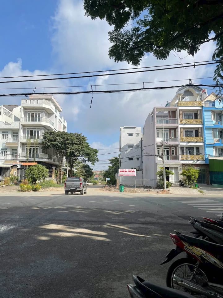 Đất nền góc 2 mặt tiền tại Bình Hưng 126m² giá 16.3 tỷ - Địa điểm kinh doanh lý tưởng!