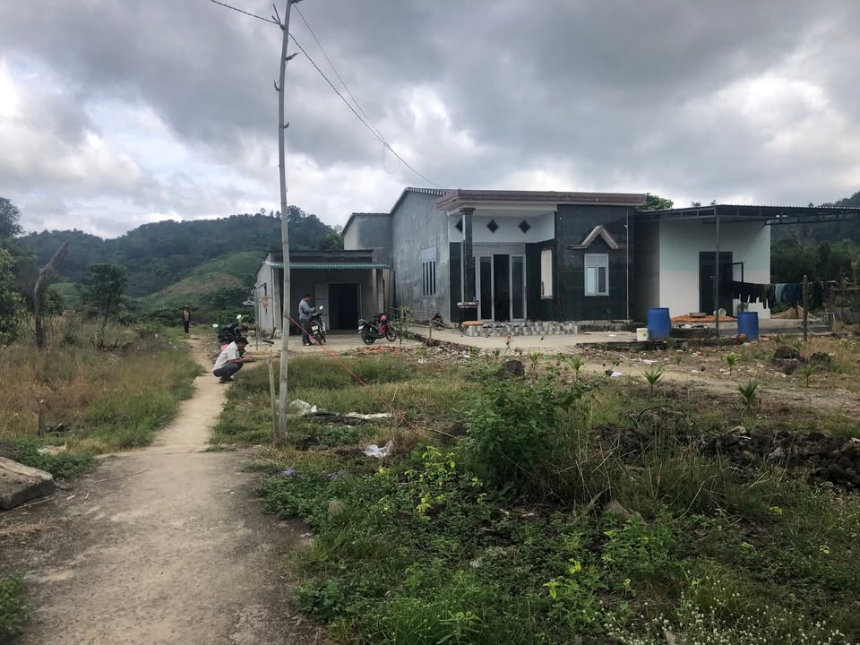 Đất nền Quảng Phú 315m² giá 350 triệu - Nhà ở ngay, vị trí thuận lợi!