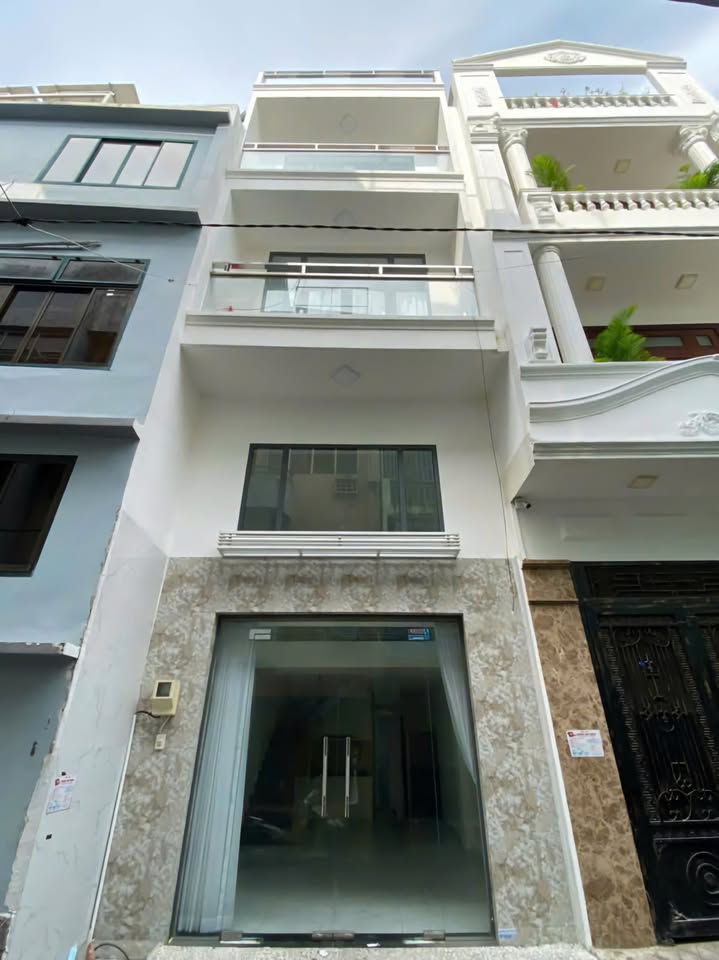 Nhà hẻm xe hơi Lê Văn Sỹ Quận 3 33m² giá 30 triệu - Phù hợp ở và kinh doanh!