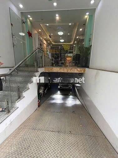 Mặt bằng kinh doanh Trần Quang Khải Quận 1 200m² - Vị trí đắc địa cho thuê dài hạn!