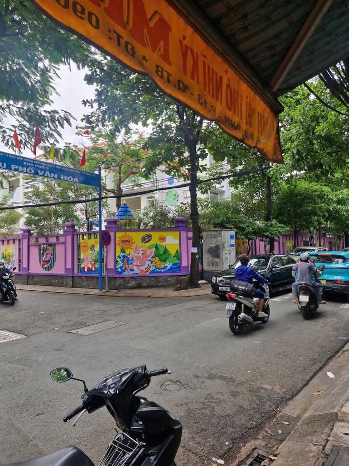 Mặt bằng kinh doanh cho thuê đường Núi Thành, Tân Bình 36m² giá 11 triệu - Khu vực sầm uất gần trường học