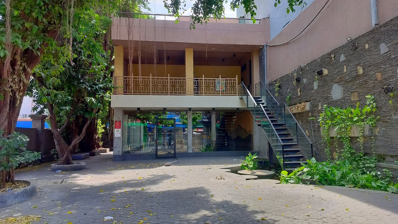 Mặt bằng cho thuê góc 2 mặt tiền đường Lũy Bán Bích, Tân Phú - Diện tích 400m², giá 90 triệu/tháng!