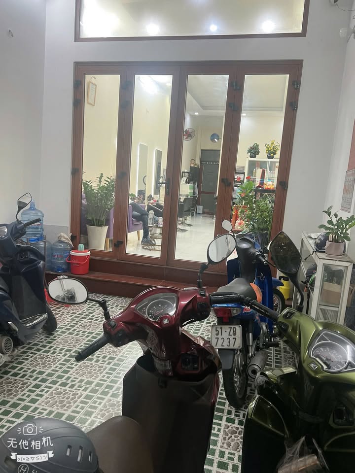 Mặt Bằng Cho Thuê Mặt Tiền Võ Văn Kiệt, Quận 1 - 80m² Giá 17.8 Triệu/Tháng - Kinh Doanh Đắc Địa!