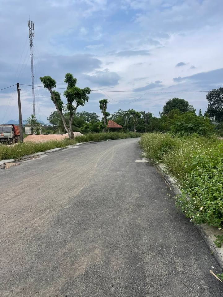 Đất thổ cư Nhuận Trạch Lương Sơn 205m² chỉ 2 tỷ - Gần KCN và nhiều tiện ích!