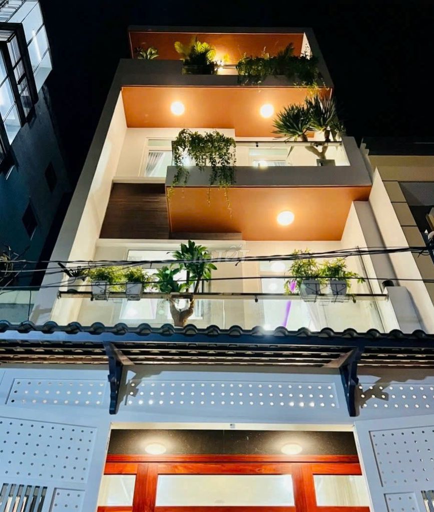 Nhà cho thuê HXT 134/3A Hoàng Hoa Thám, Tân Bình 81m² - Nội thất cao cấp, chỉ việc dọn vào!