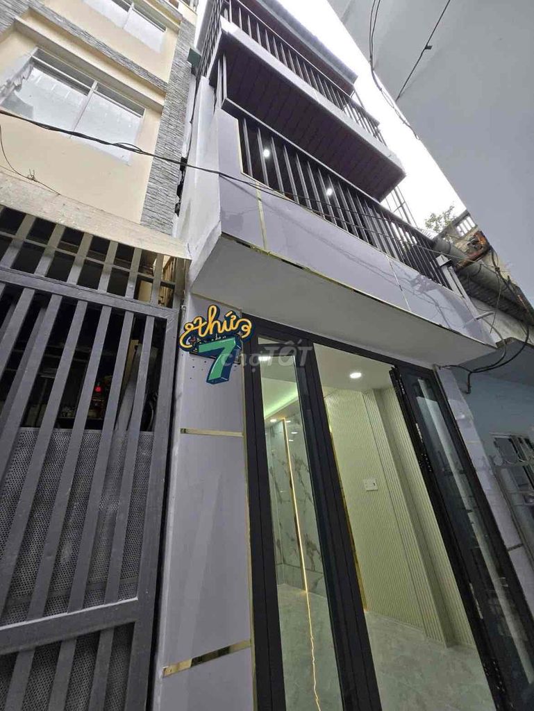 Nhà 3 lầu tại Trần Văn Thành, Quận 8, 22.8m² giá 3.68 tỷ - Sẵn sàng vào ở!