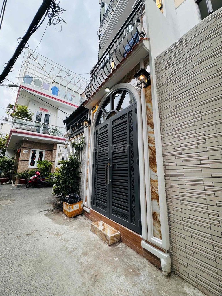 Nhà đẹp hẻm xe hơi P.6 Bình Thạnh – 2 lầu, giá chỉ 3.65 tỷ!