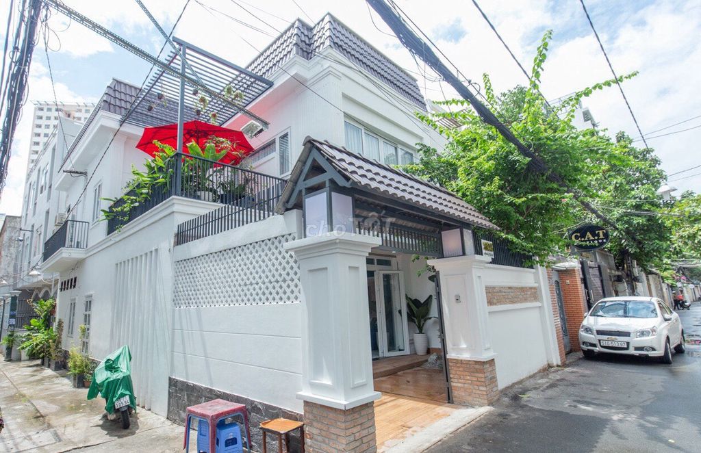 Biệt thự góc 2MT 280B Huỳnh Văn Bánh, Phú Nhuận 125m² giá 39 triệu - Vị trí đắc địa kinh doanh!