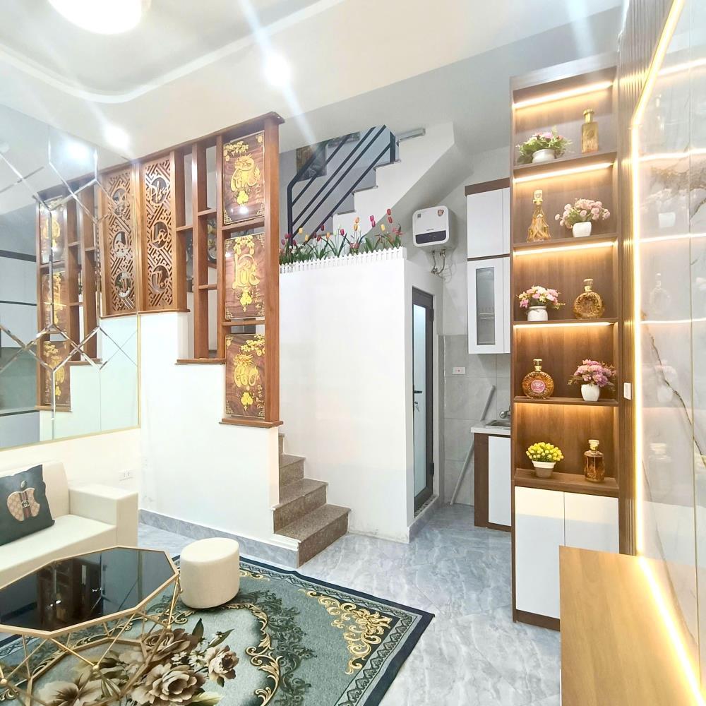 Nhà lô góc 3 thoáng Lĩnh Nam 21m² giá 2.8 tỷ - Sẵn sàng vào ở ngay!