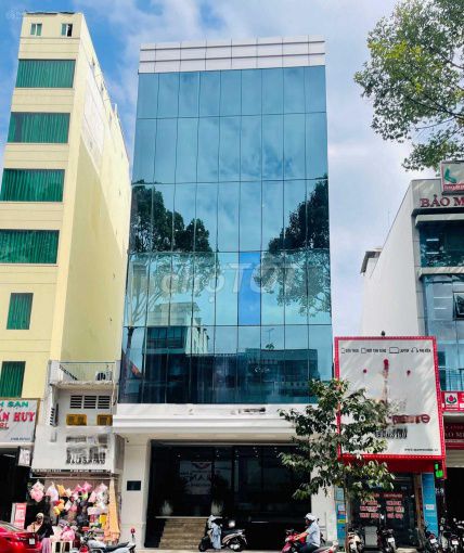 Cho thuê văn phòng mặt tiền Nguyễn Phúc Nguyên Quận 3, 2100m² - Vị trí đắc địa cho kinh doanh!