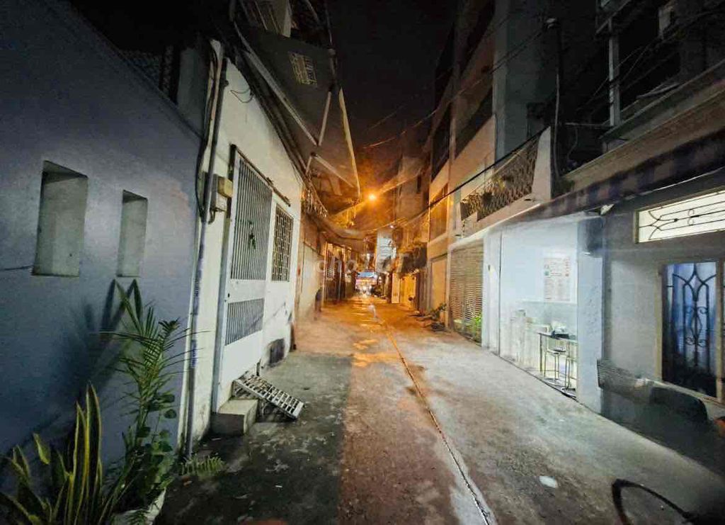 Nhà Căn Góc HXH Thông Thành Thái Quận 10 - 39.5m² chỉ 8.4 tỷ - Tiện Kinh Doanh!