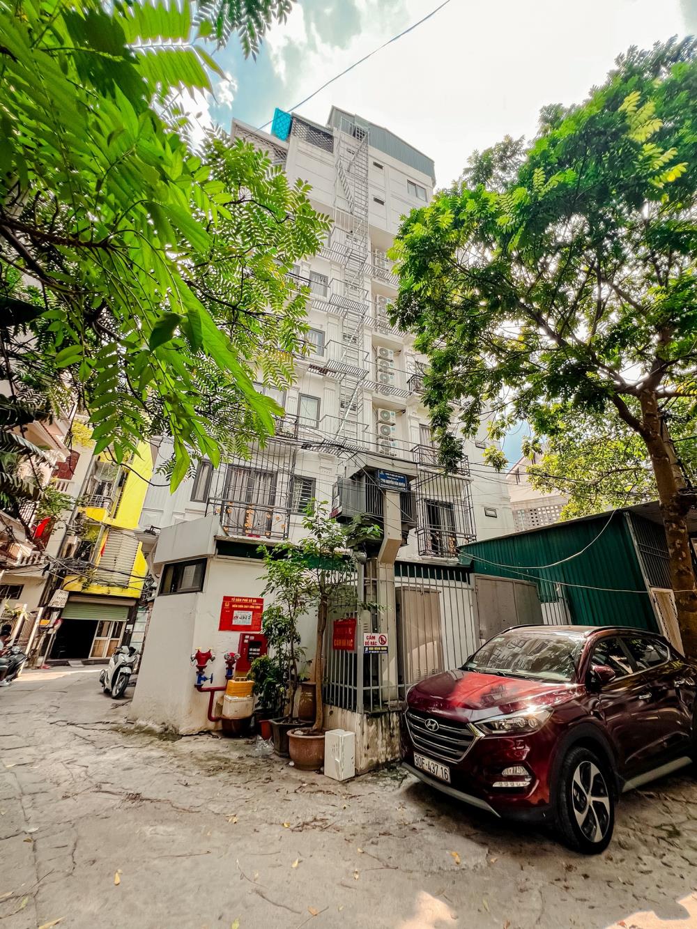 Nhà phố Nguyễn Khánh Toàn, Cầu Giấy 92m² giá 40.5 tỷ - Ô tô tránh, cho thuê sinh lời!