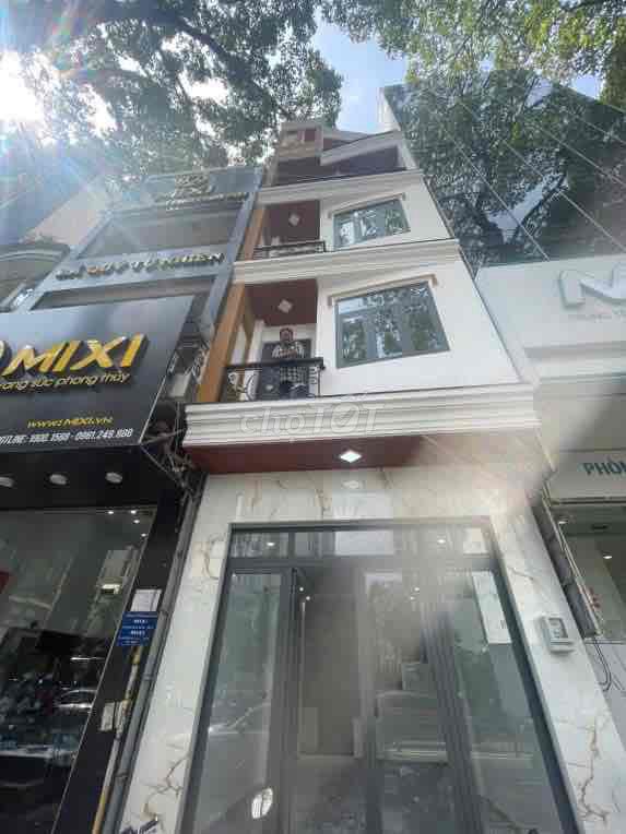 Nhà mặt tiền đường Ba Tháng Hai Quận 10, 42.5m² giá 29 tỷ - Nhà mới đẹp, vị trí đắc địa!