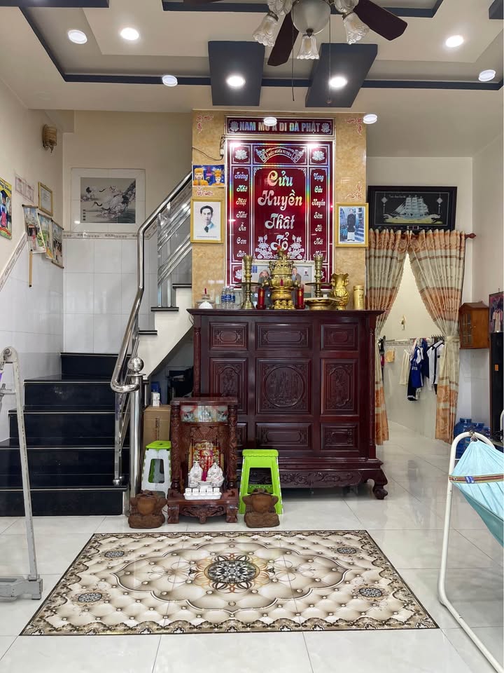 Nhà đúc kiên cố 70m² tại KDC Khóm 8, Châu Đốc, An Giang - Giá chỉ 2.3 tỷ, thương lượng ngay!